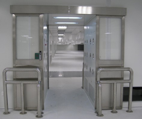 潔凈室自動感應(yīng)風(fēng)淋室和手動風(fēng)淋室有什么區(qū)別？